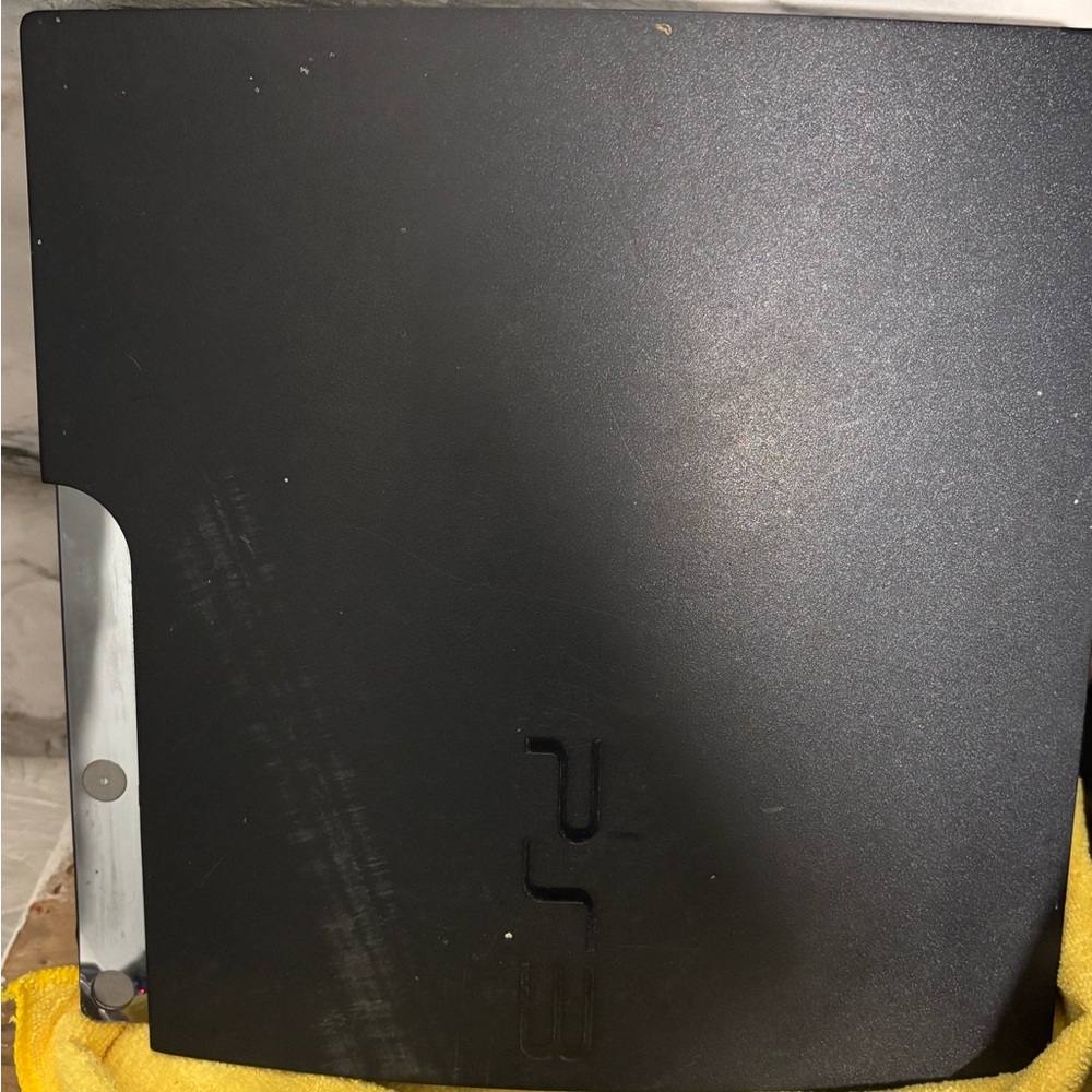 Sony Black Console Modelo: PS3 Slim CECH‑2501A (160 GB).